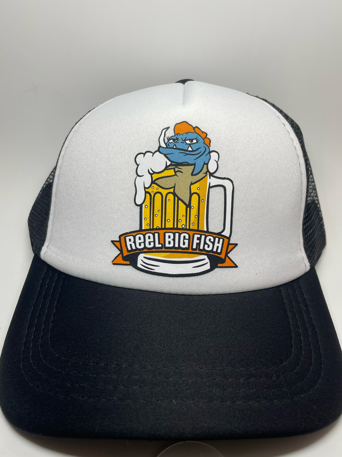 Bierkrug Hot Tub Trucker Mütze