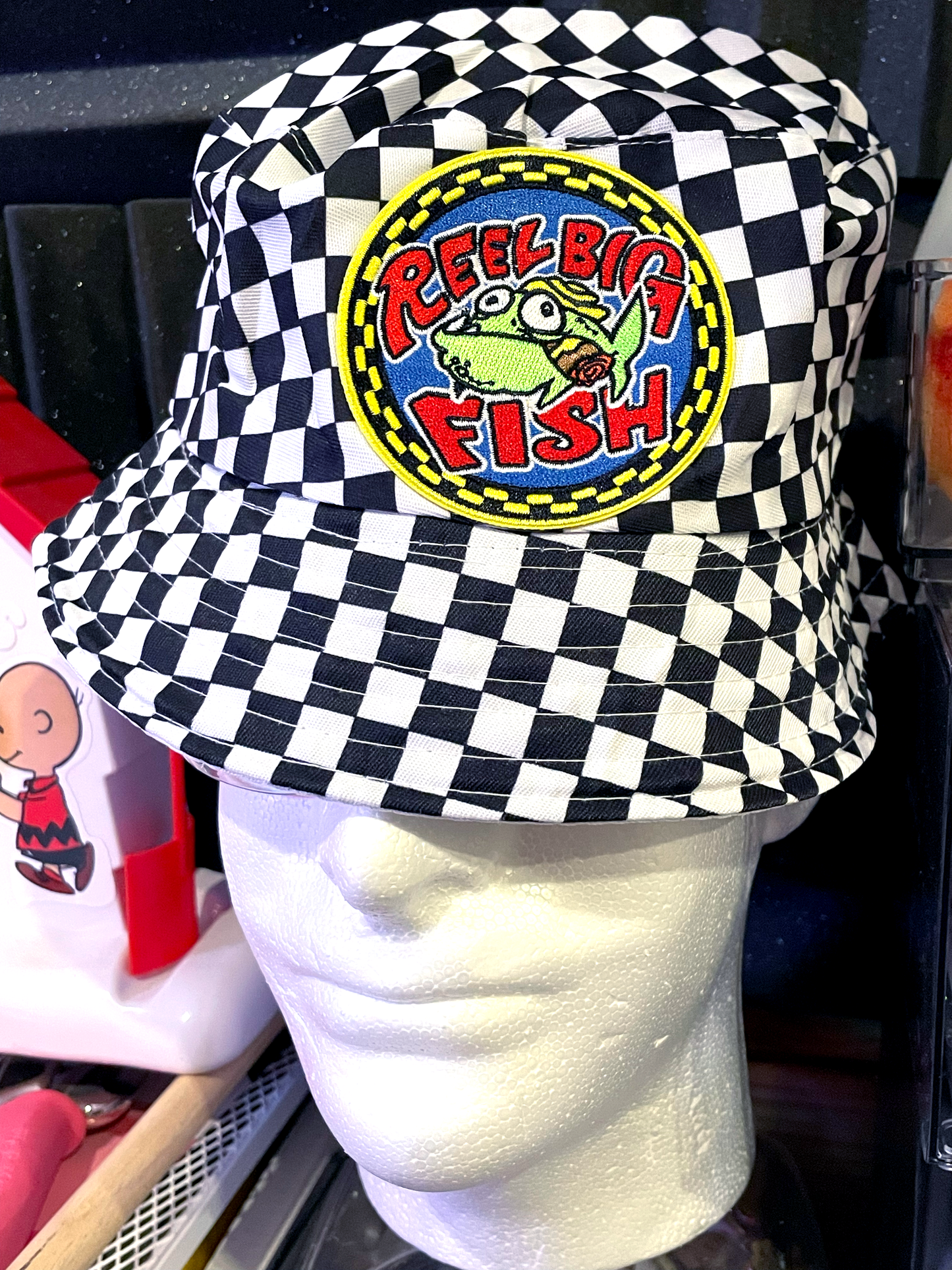 Round Silly Fish checkered bucket hat